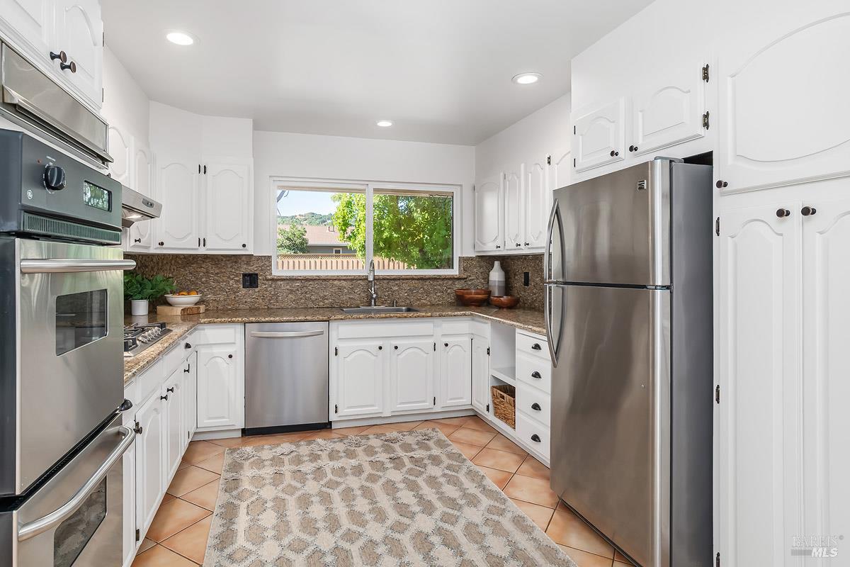 88 Elena Cir