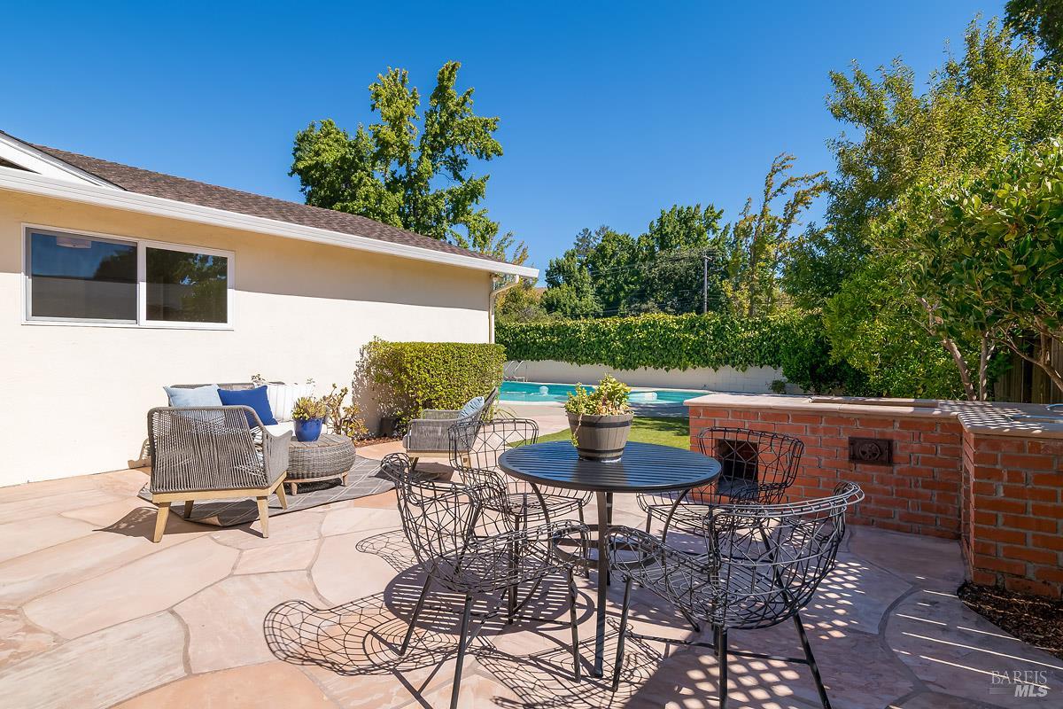 88 Elena Cir
