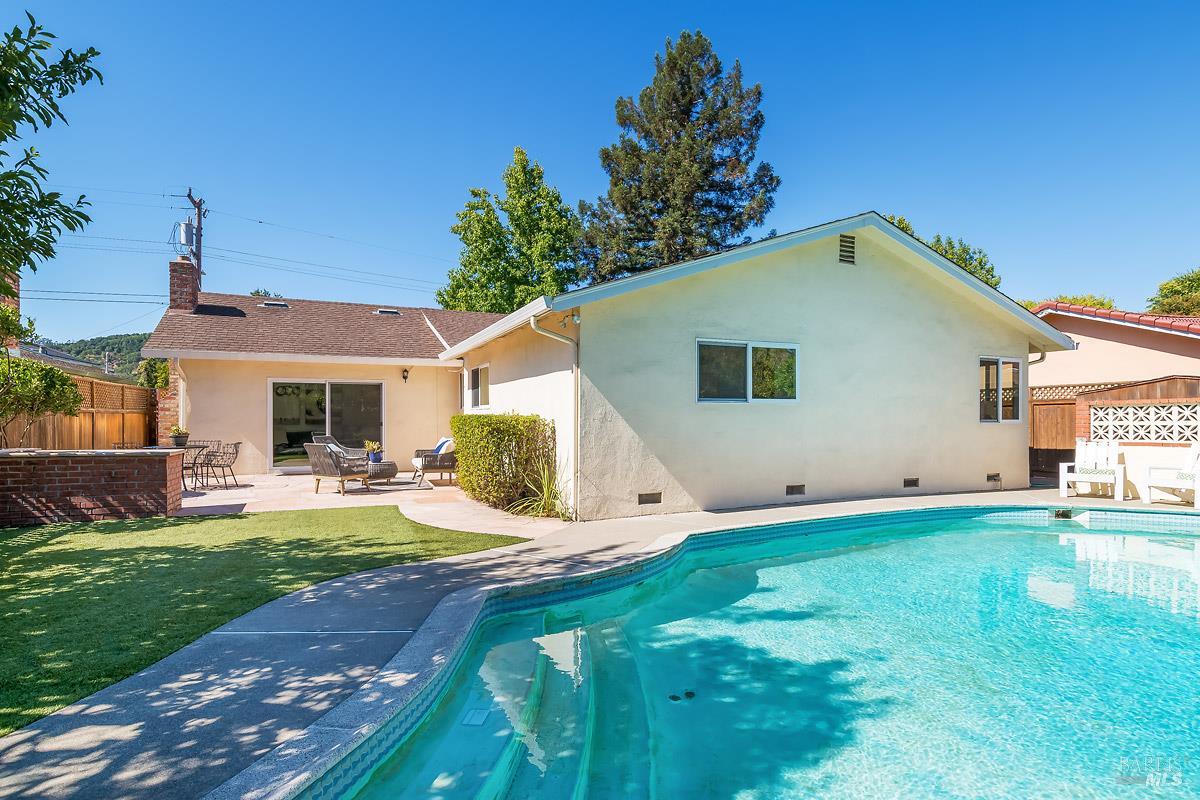 88 Elena Cir