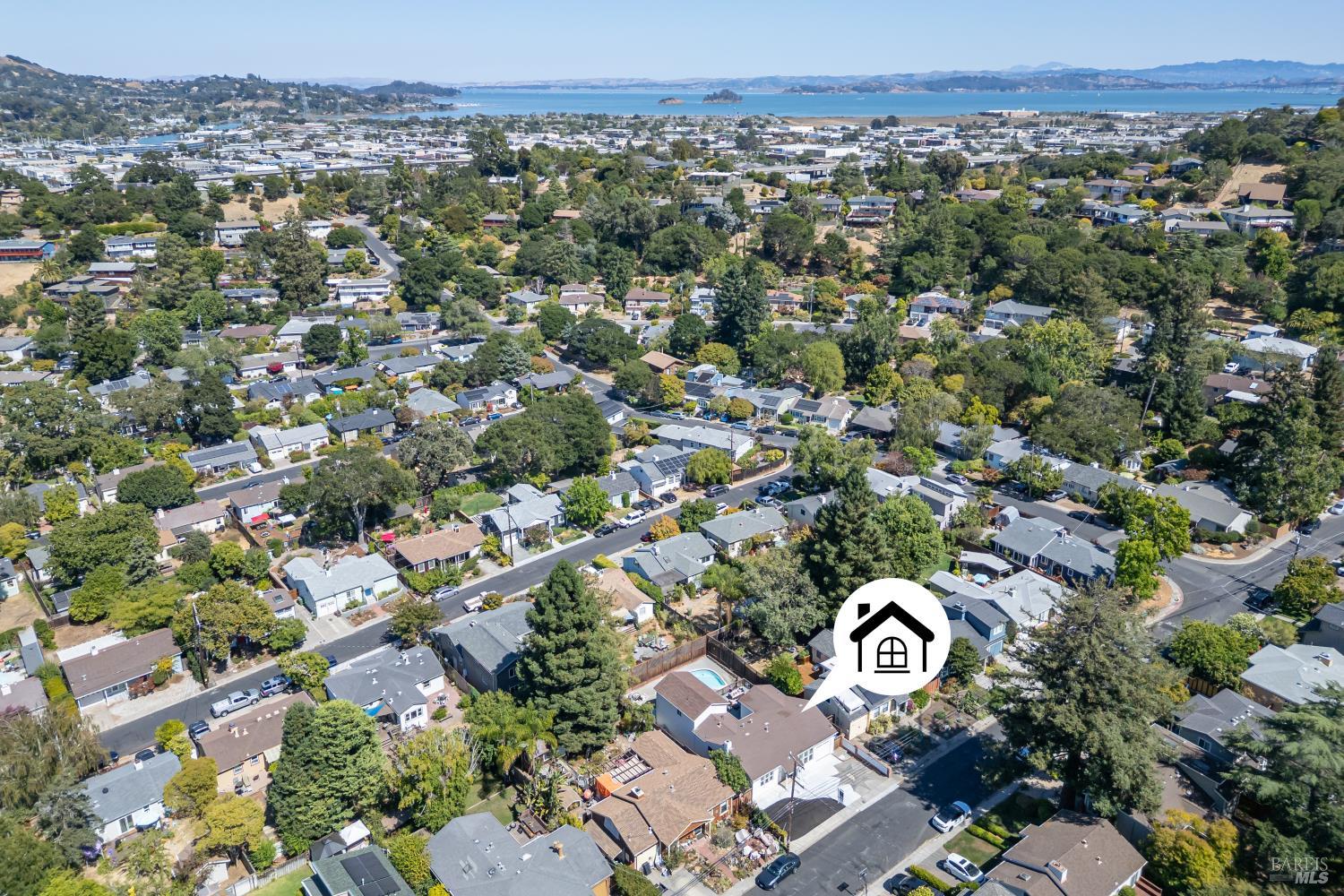 35 Hillview Ave