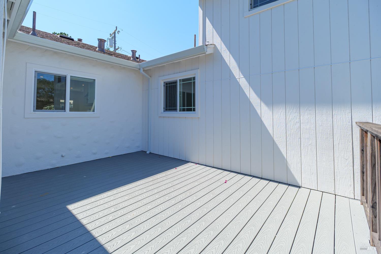 35 Hillview Ave