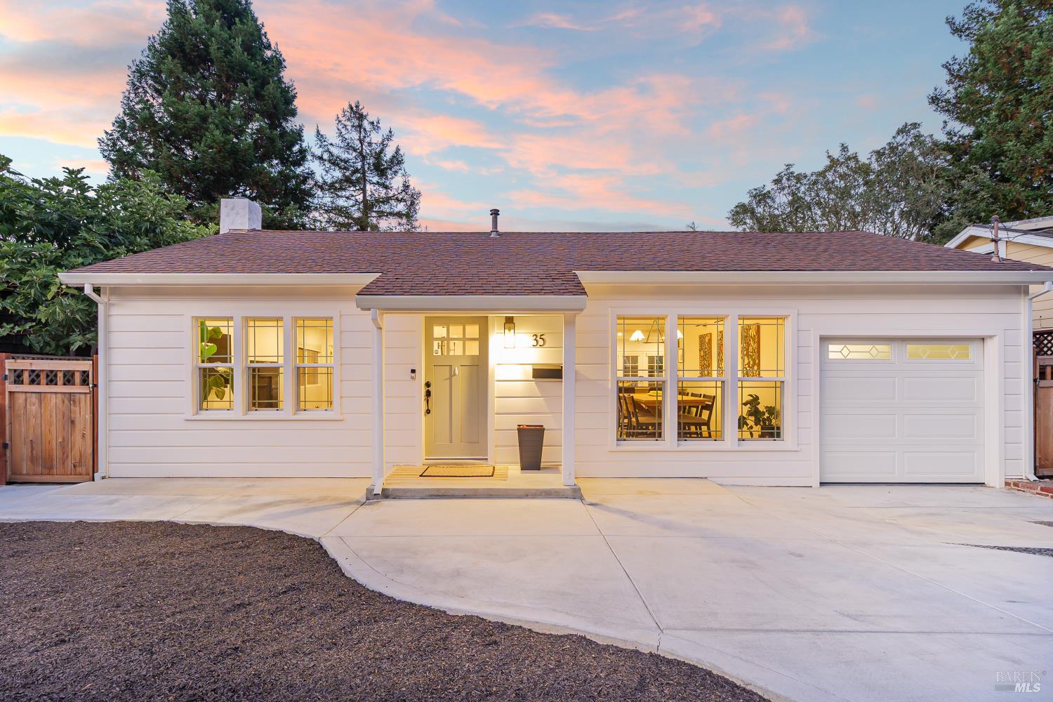 35 Hillview Ave