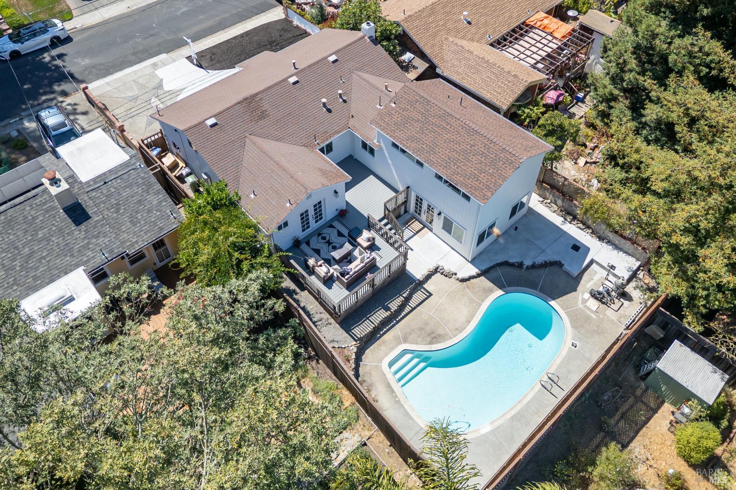 35 Hillview Ave