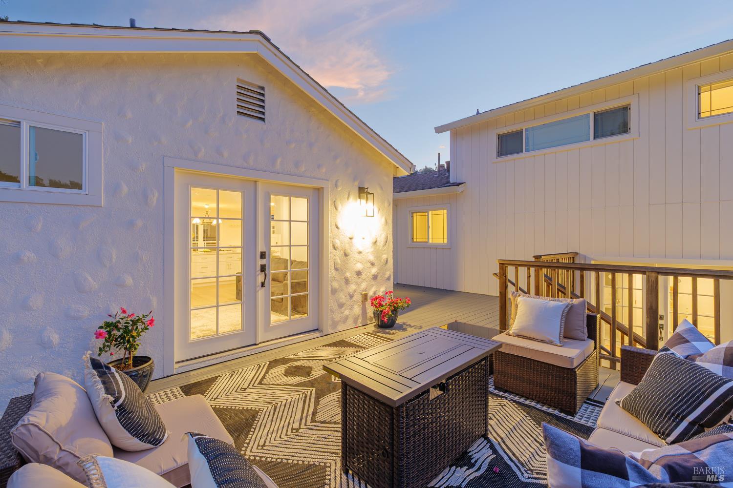 35 Hillview Ave