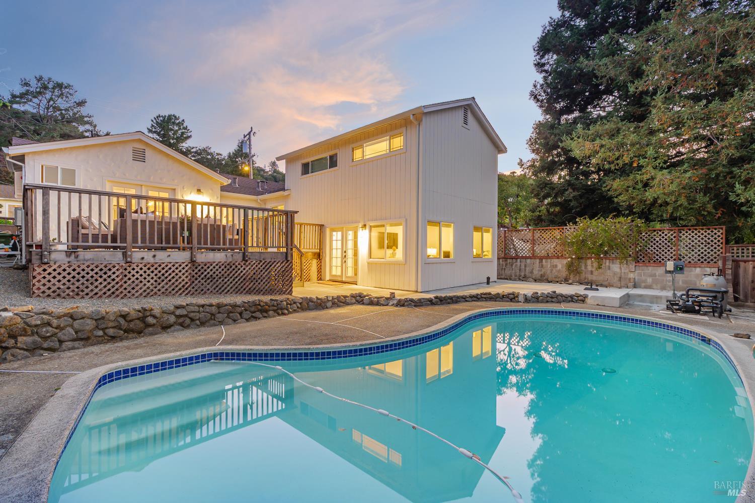 35 Hillview Ave