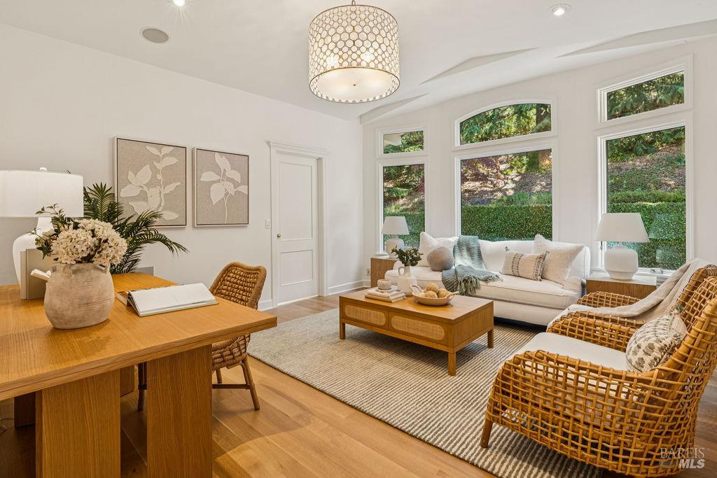 90 Taylor Rd