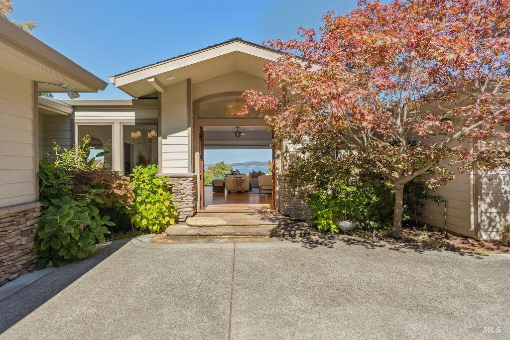 90 Taylor Rd
