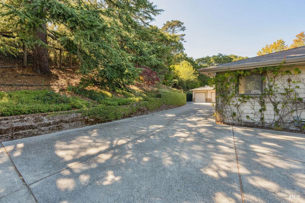 90 Taylor Rd