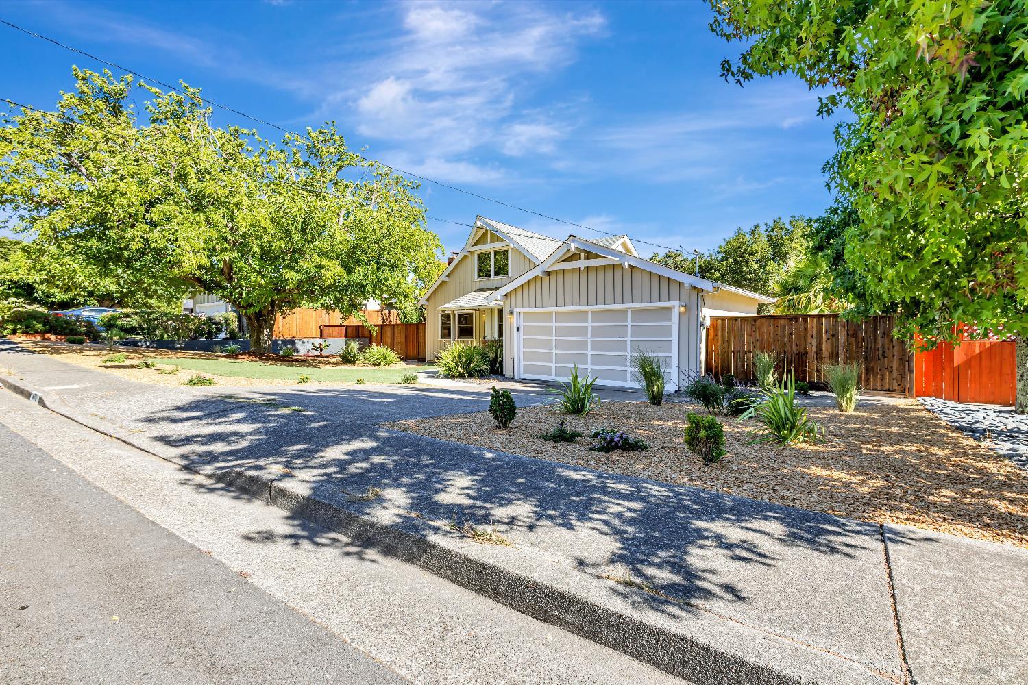 475 Pinewood Dr