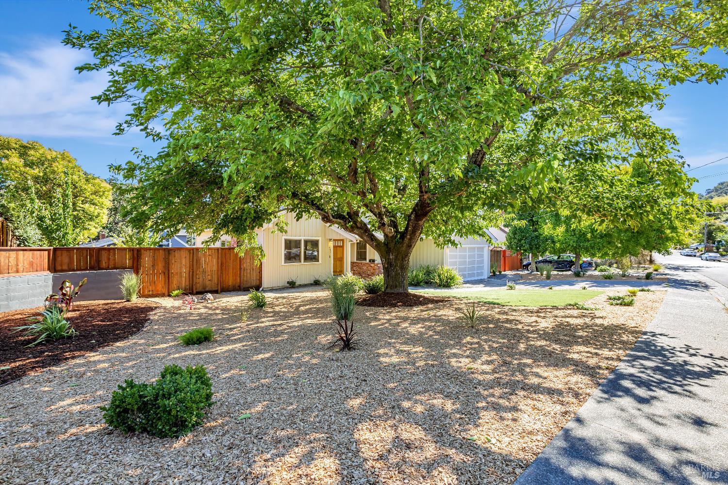 475 Pinewood Dr