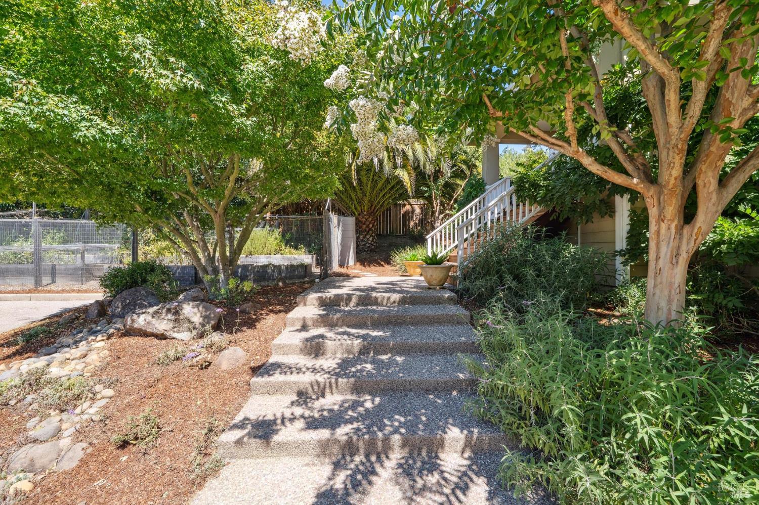 209 Linden Ln