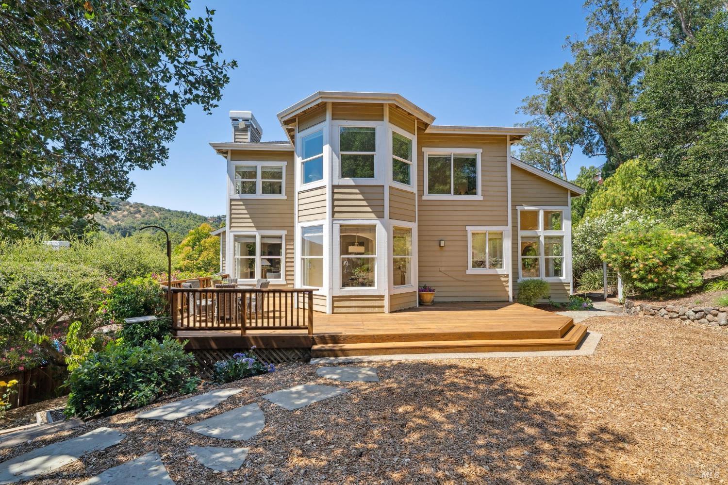 209 Linden Ln