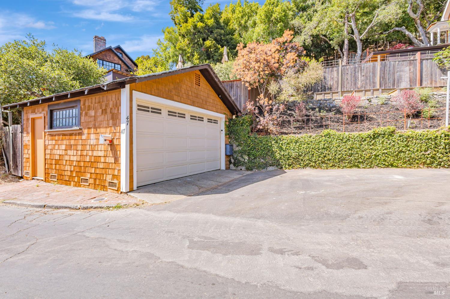 47 Coronet Ave