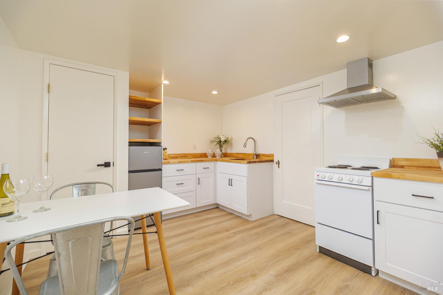 7 Belmont Ave
