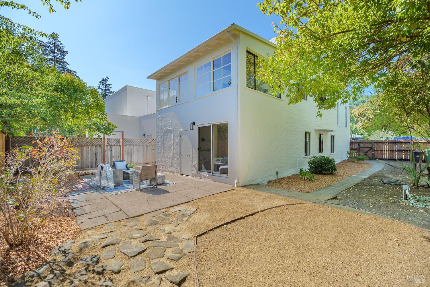 7 Belmont Ave