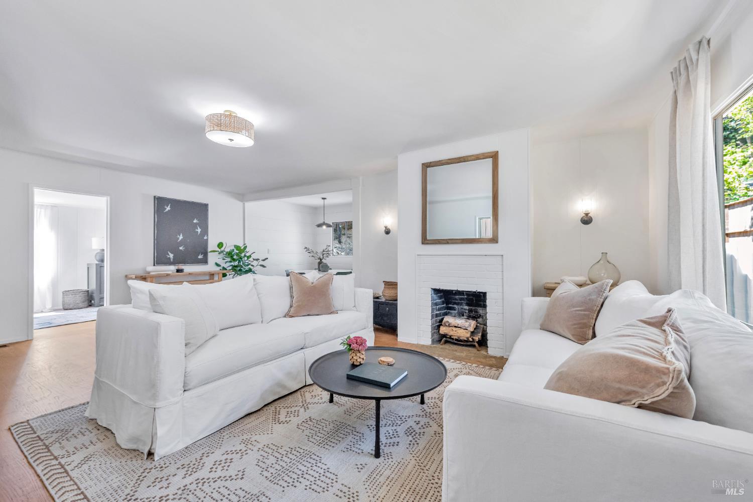 107 Butterfield Rd