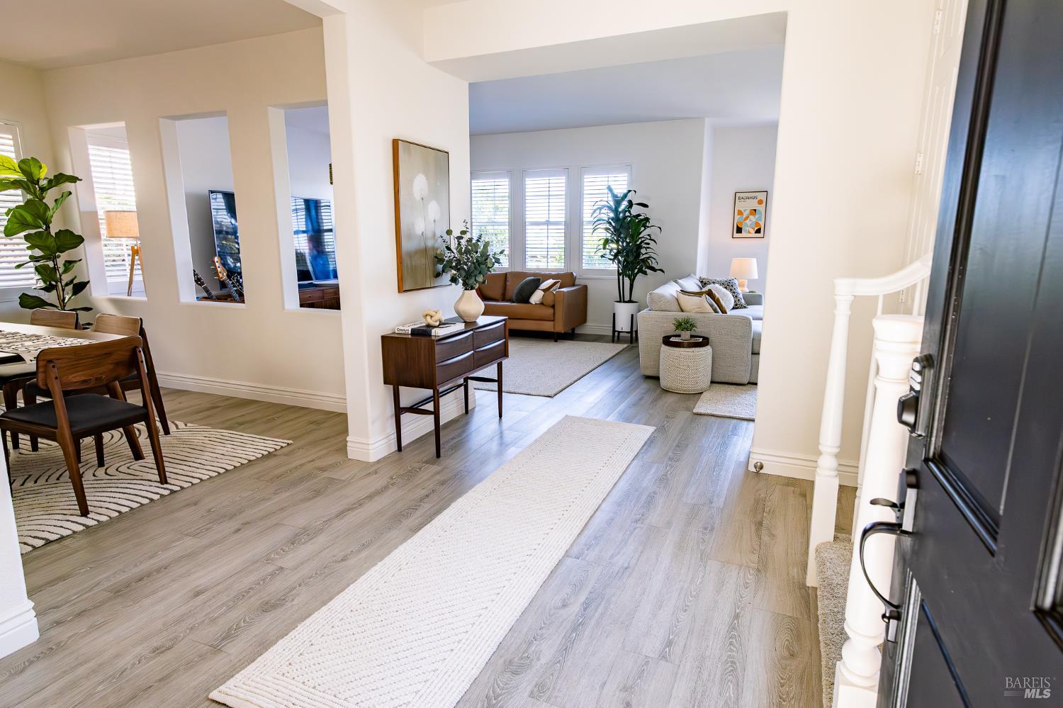 264 Waterside Cir