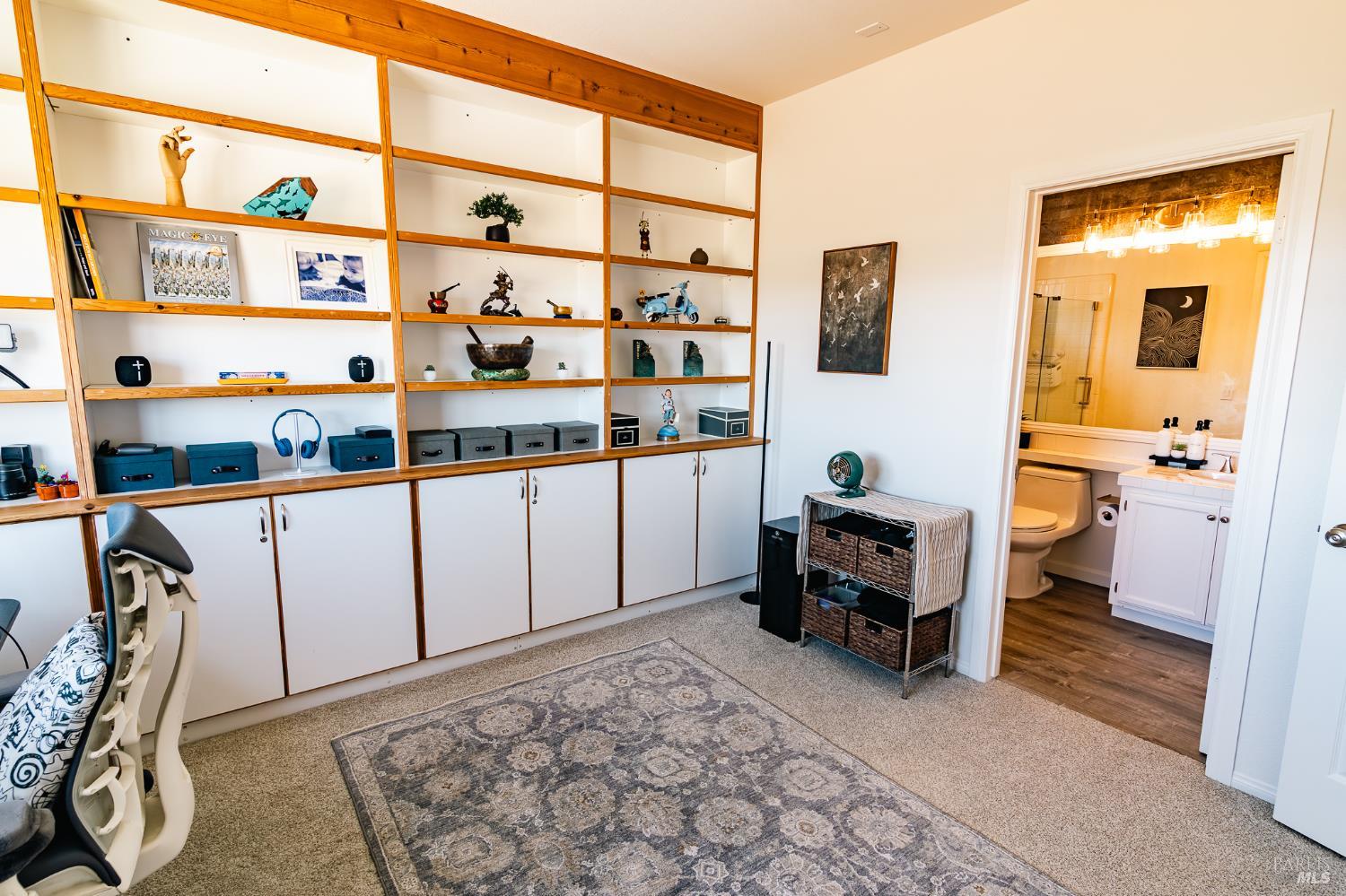 264 Waterside Cir