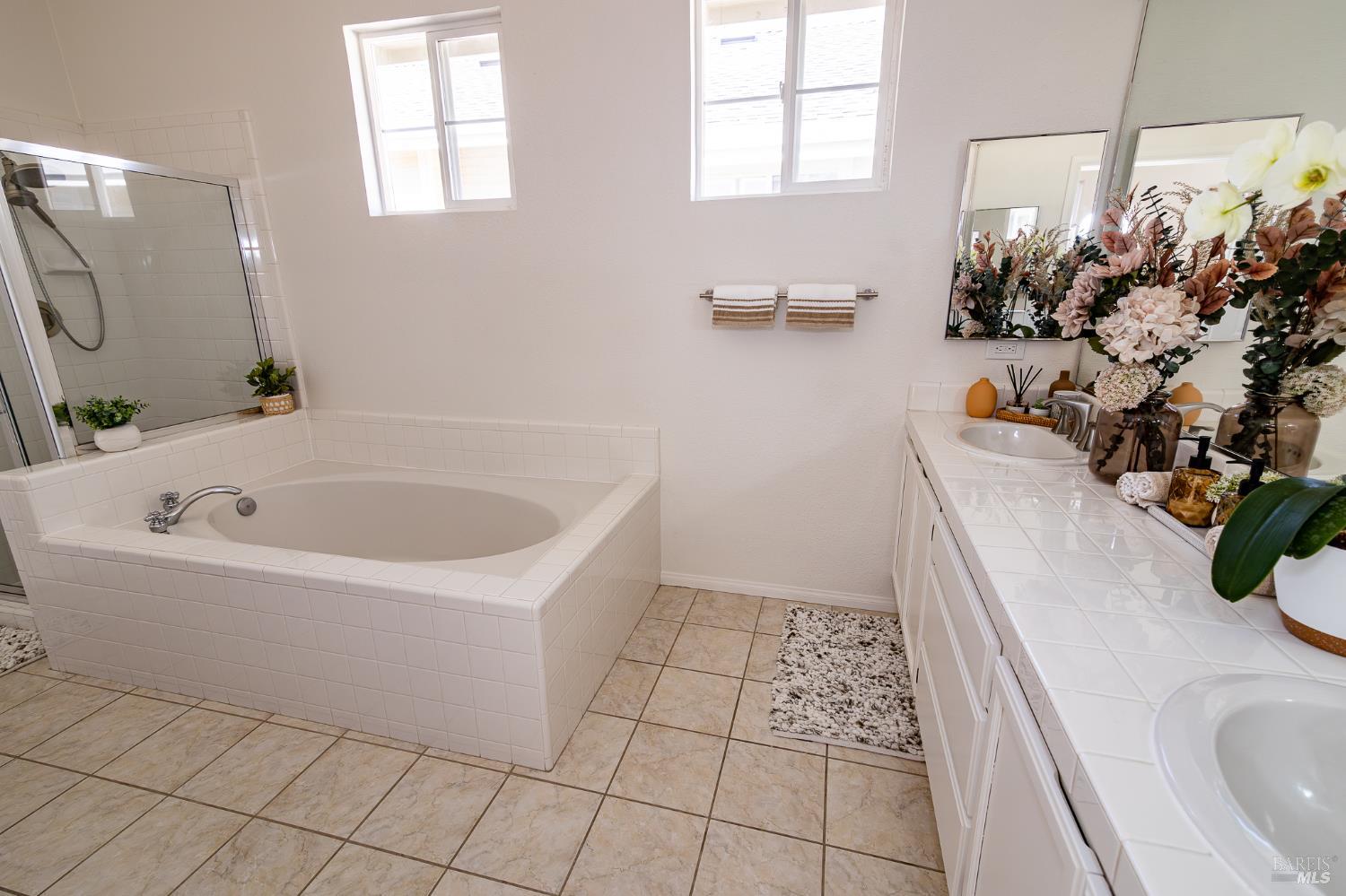 264 Waterside Cir