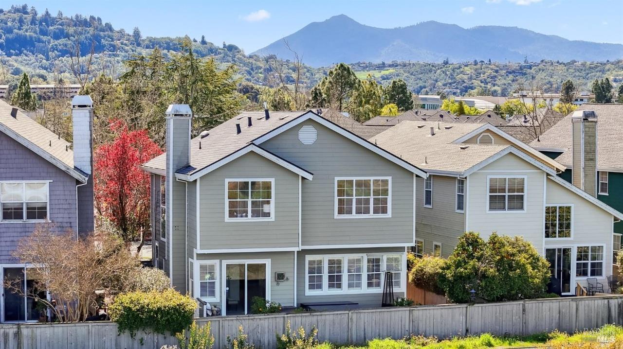 264 Waterside Cir