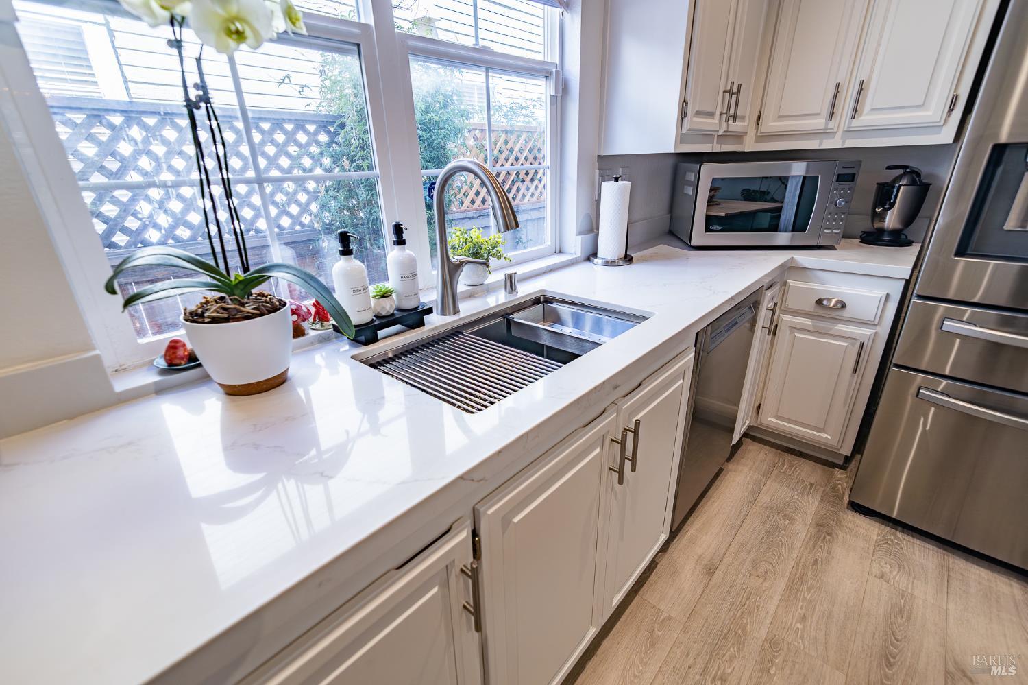 264 Waterside Cir