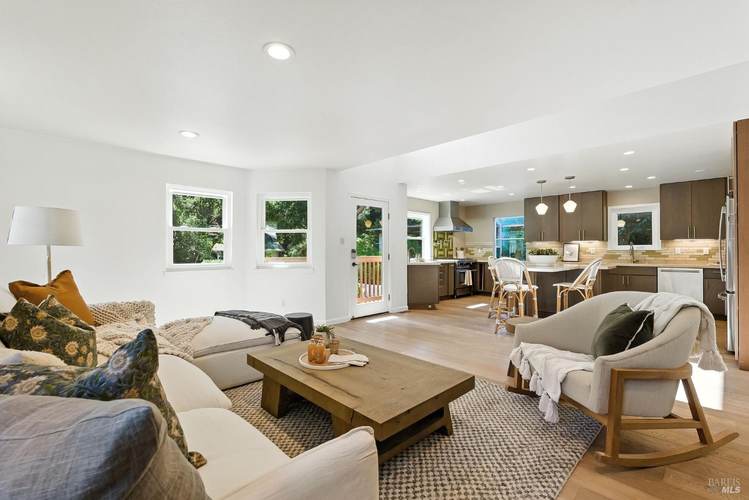 115 Cascade Dr