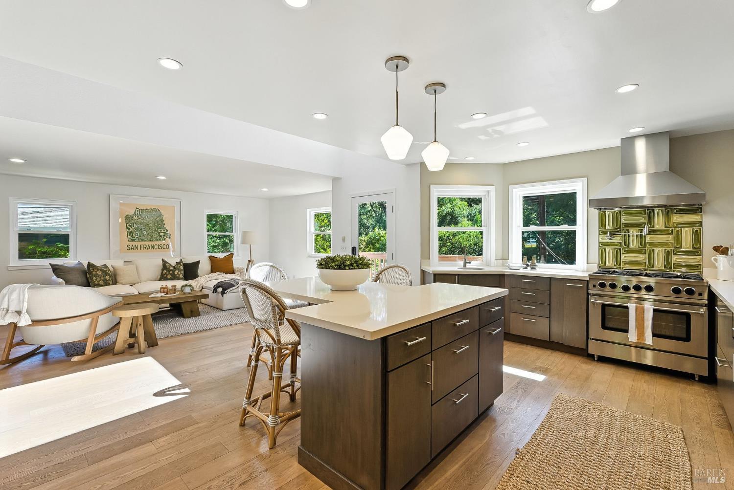 115 Cascade Dr