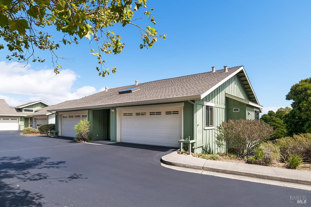 30 Toyon Ct