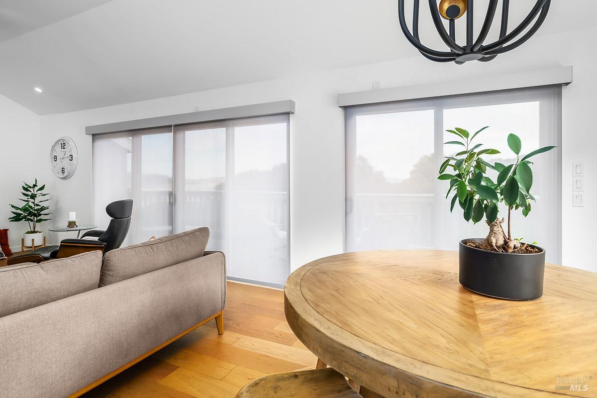 30 Toyon Ct
