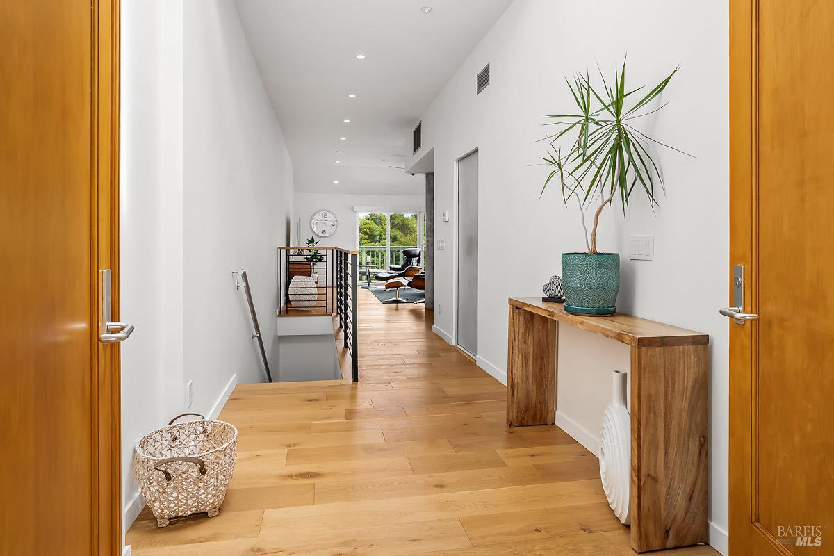 30 Toyon Ct