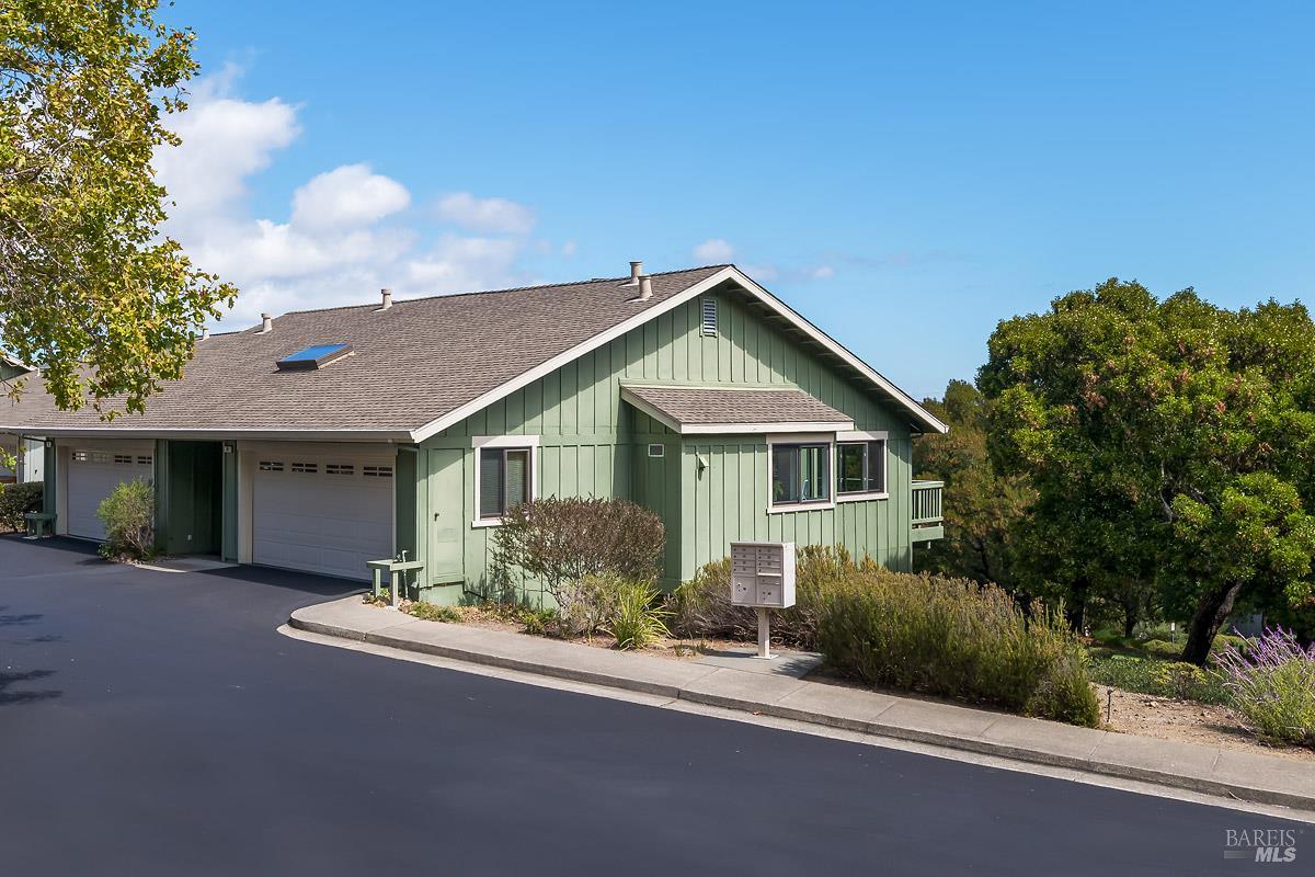 30 Toyon Ct