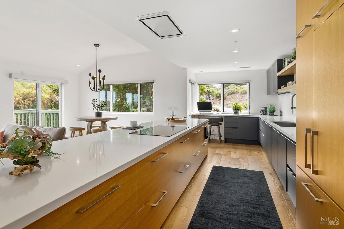 30 Toyon Ct
