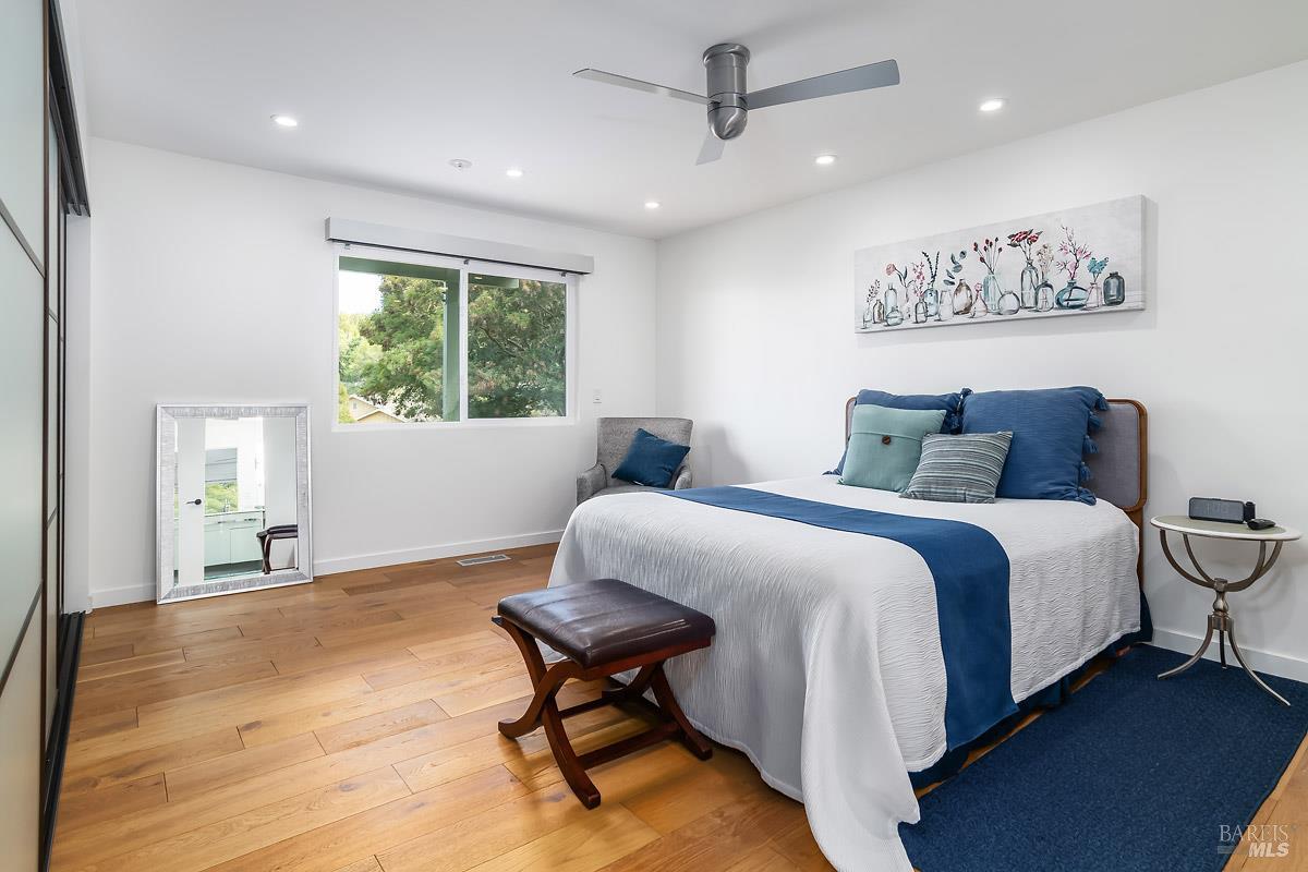 30 Toyon Ct