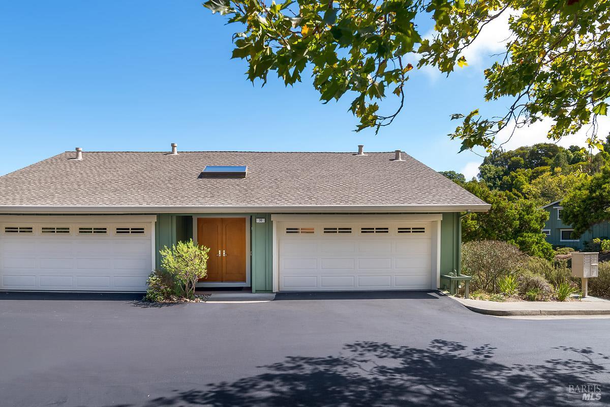 30 Toyon Ct