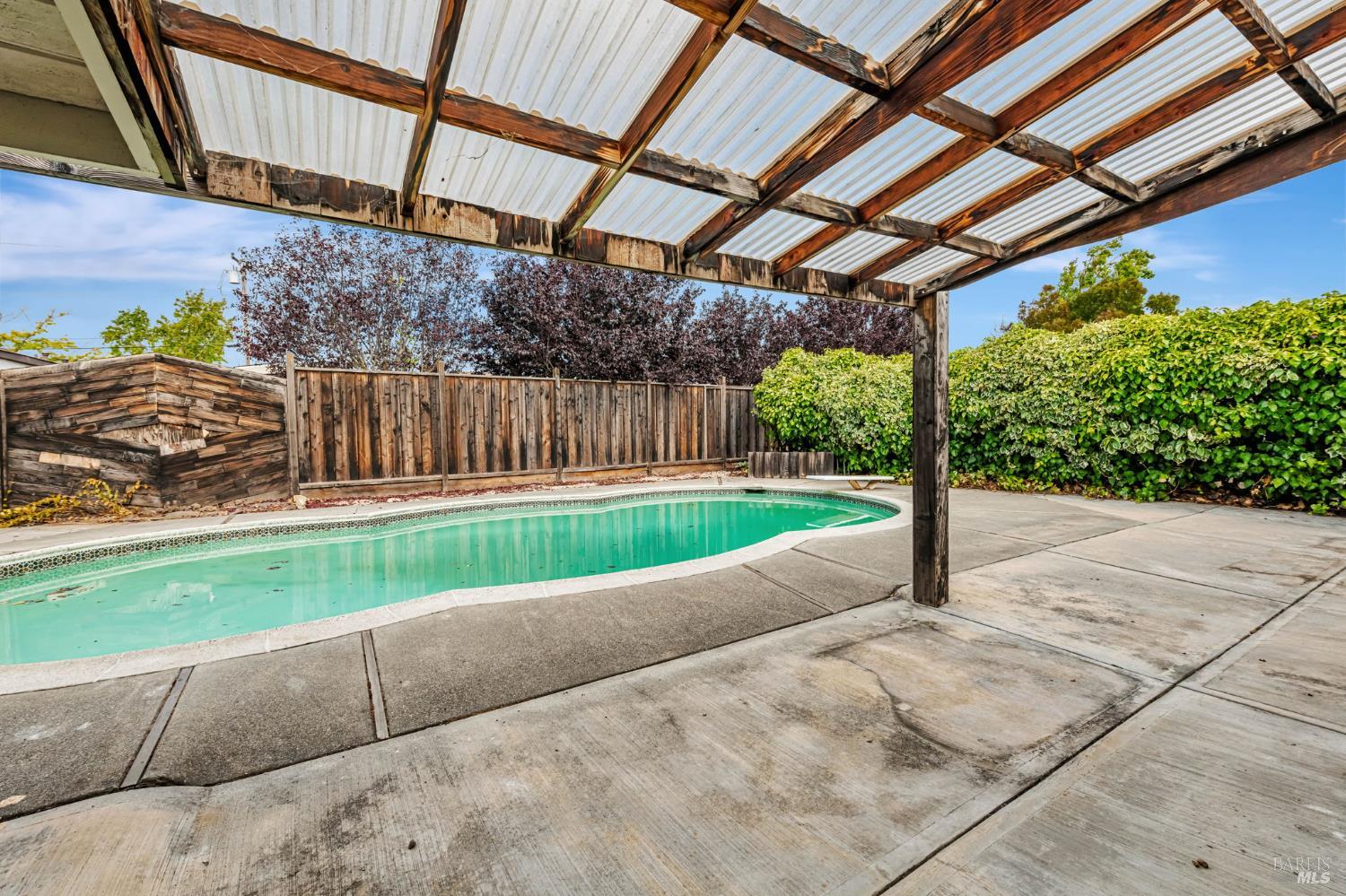 615 Rosal Way