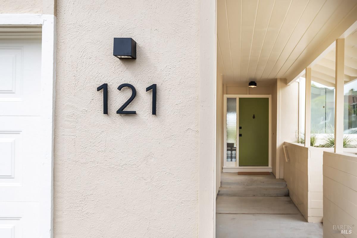 121 San Marino Dr