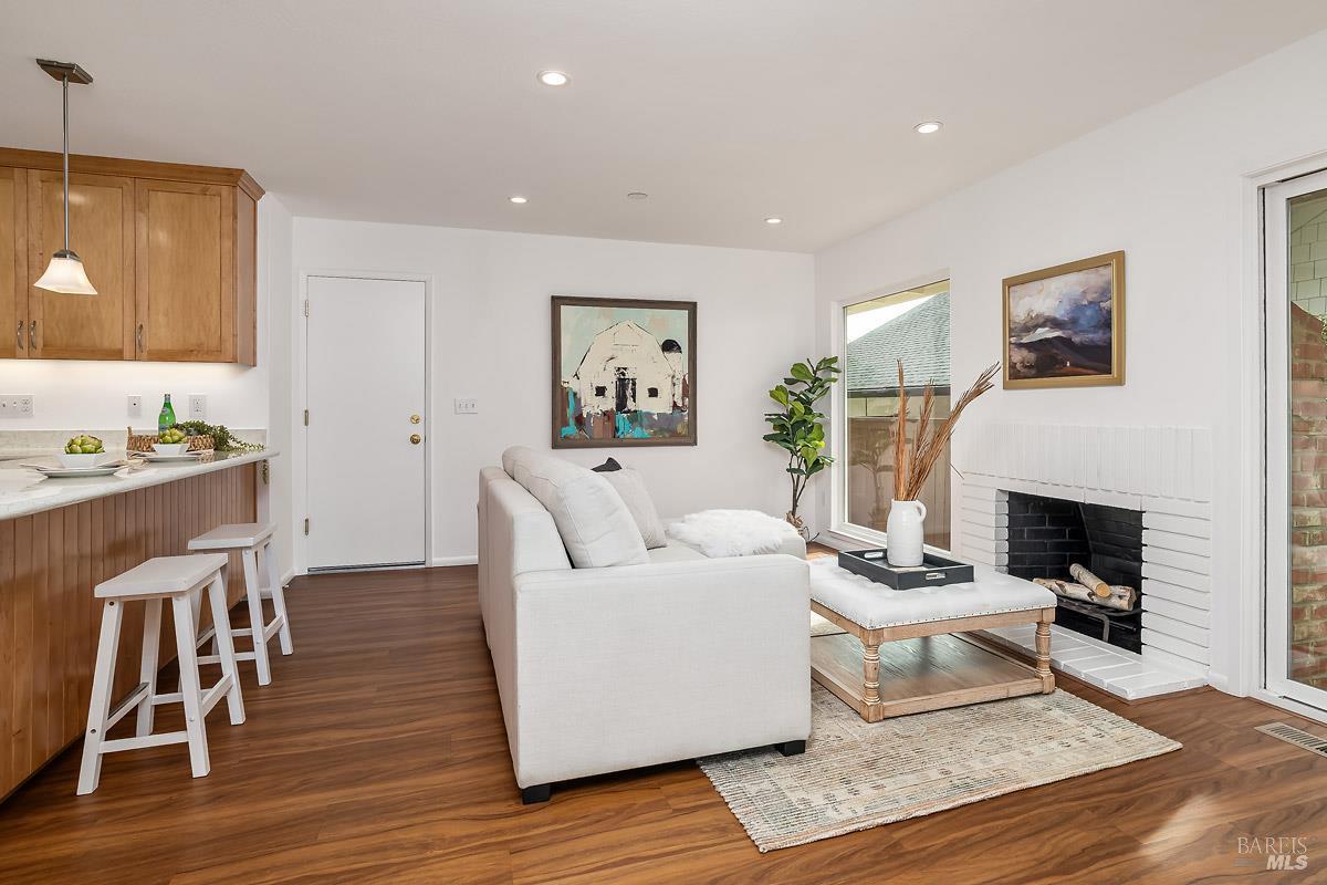 121 San Marino Dr