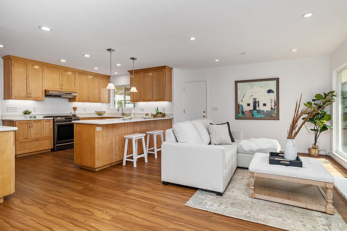 121 San Marino Dr