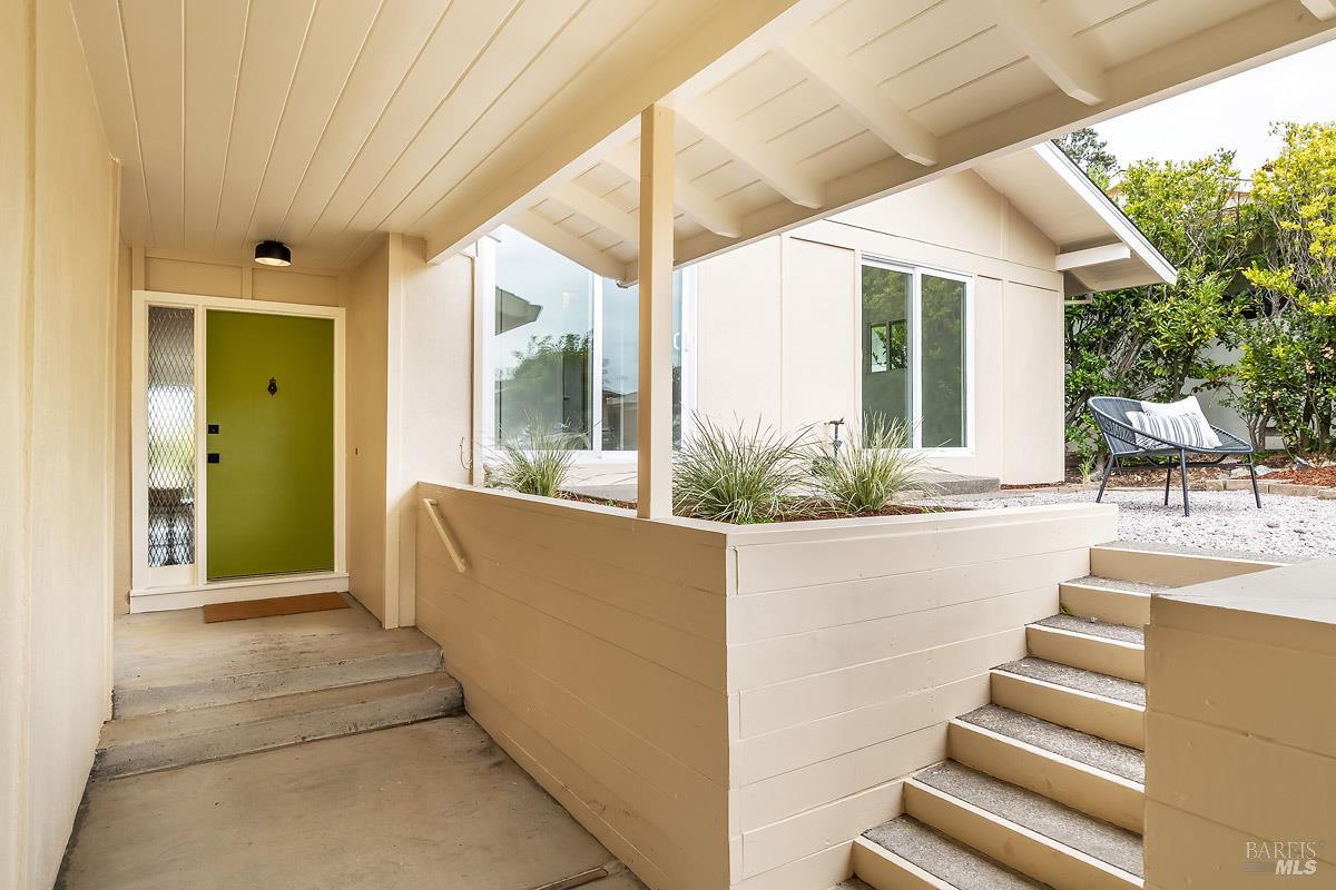 121 San Marino Dr