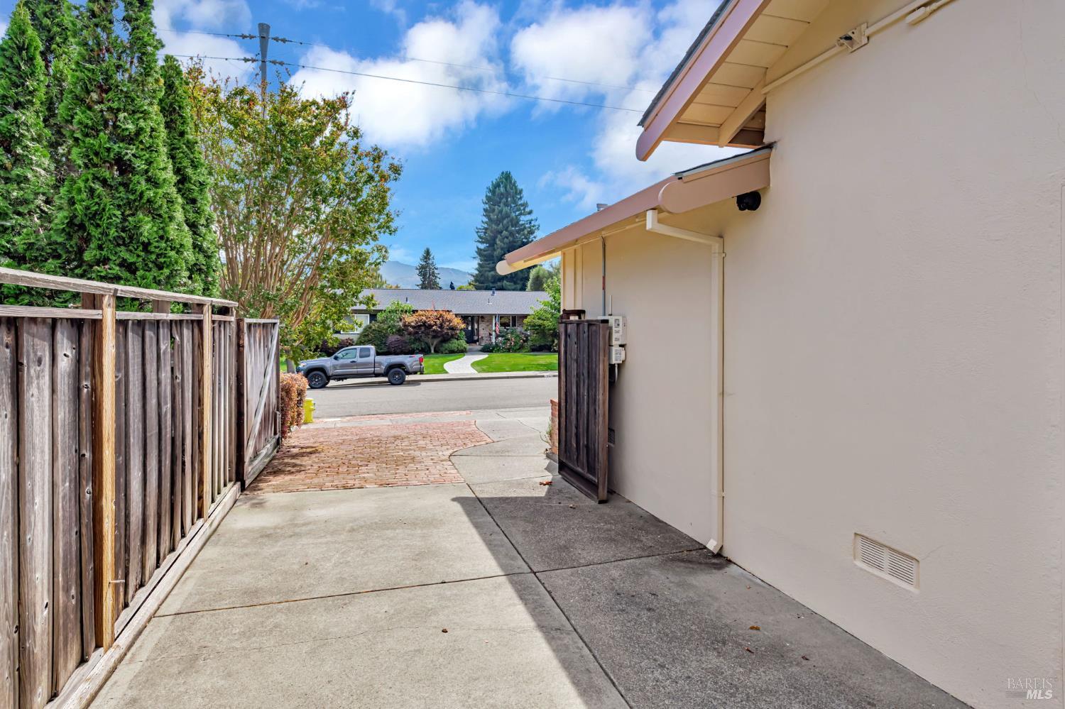 12 Devonshire Dr