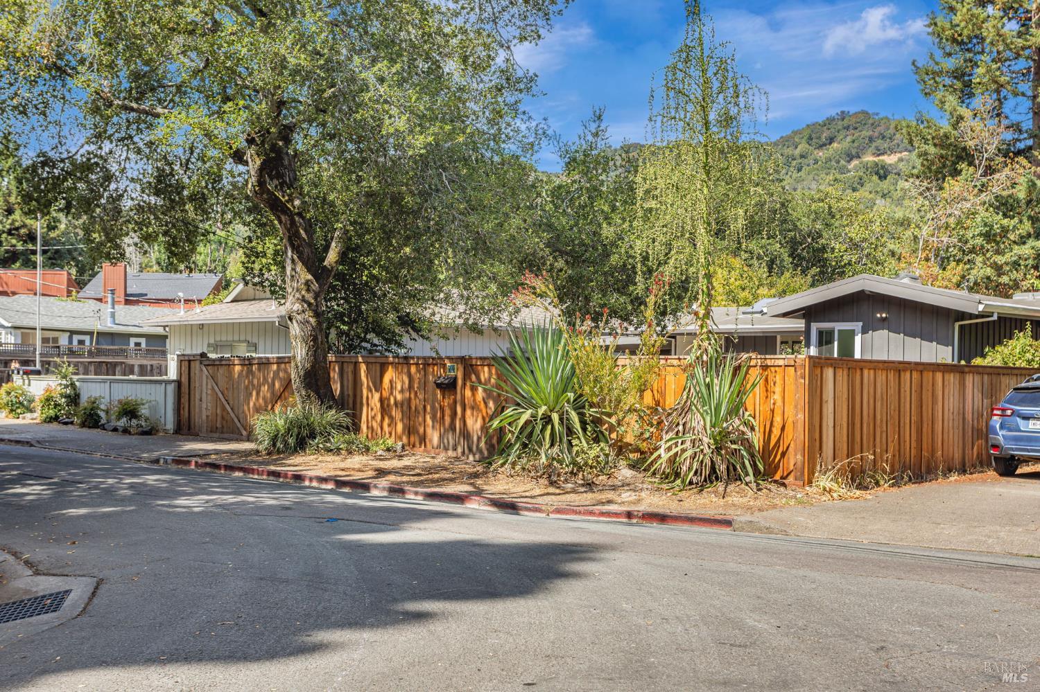 74 Creek Rd