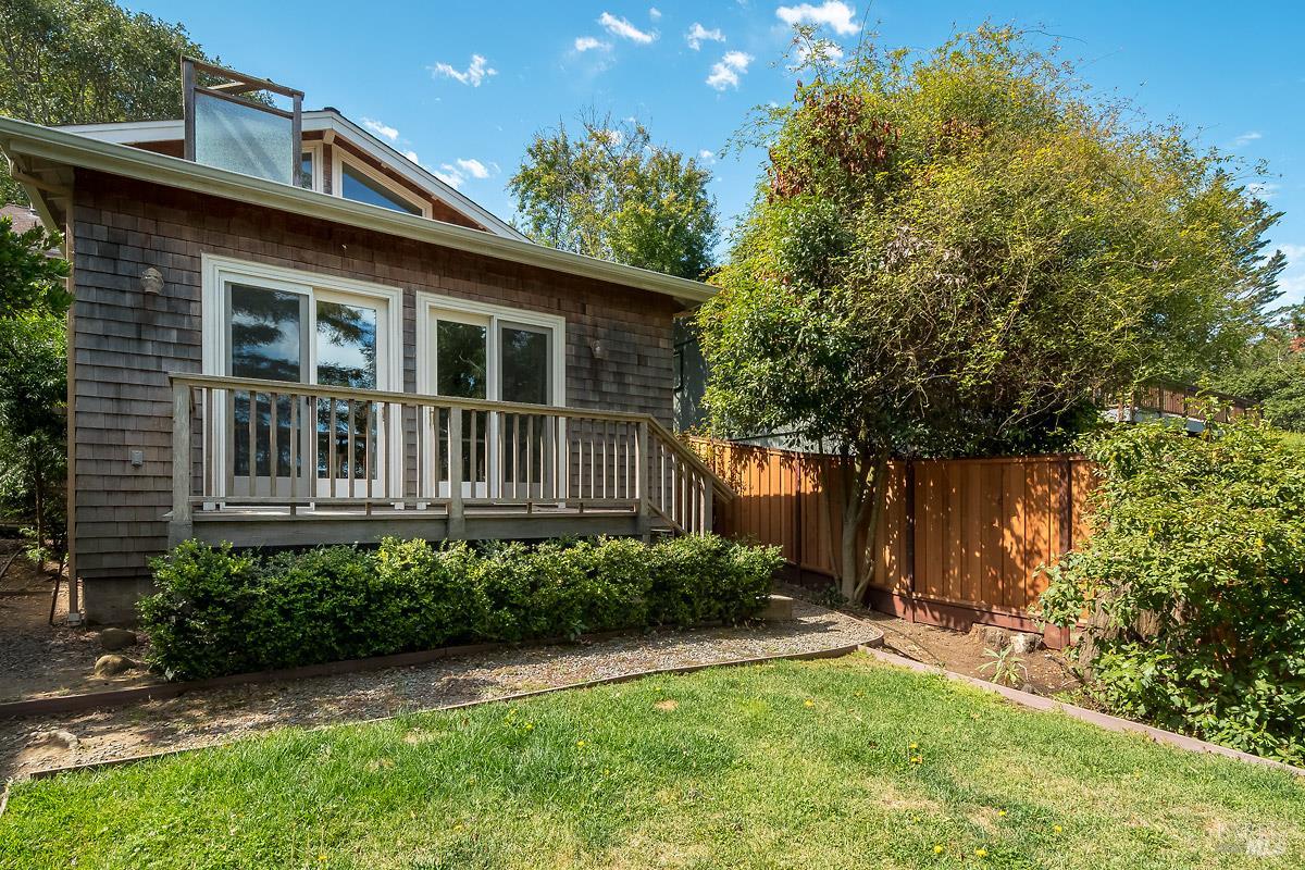 9 Sunnyside Ave