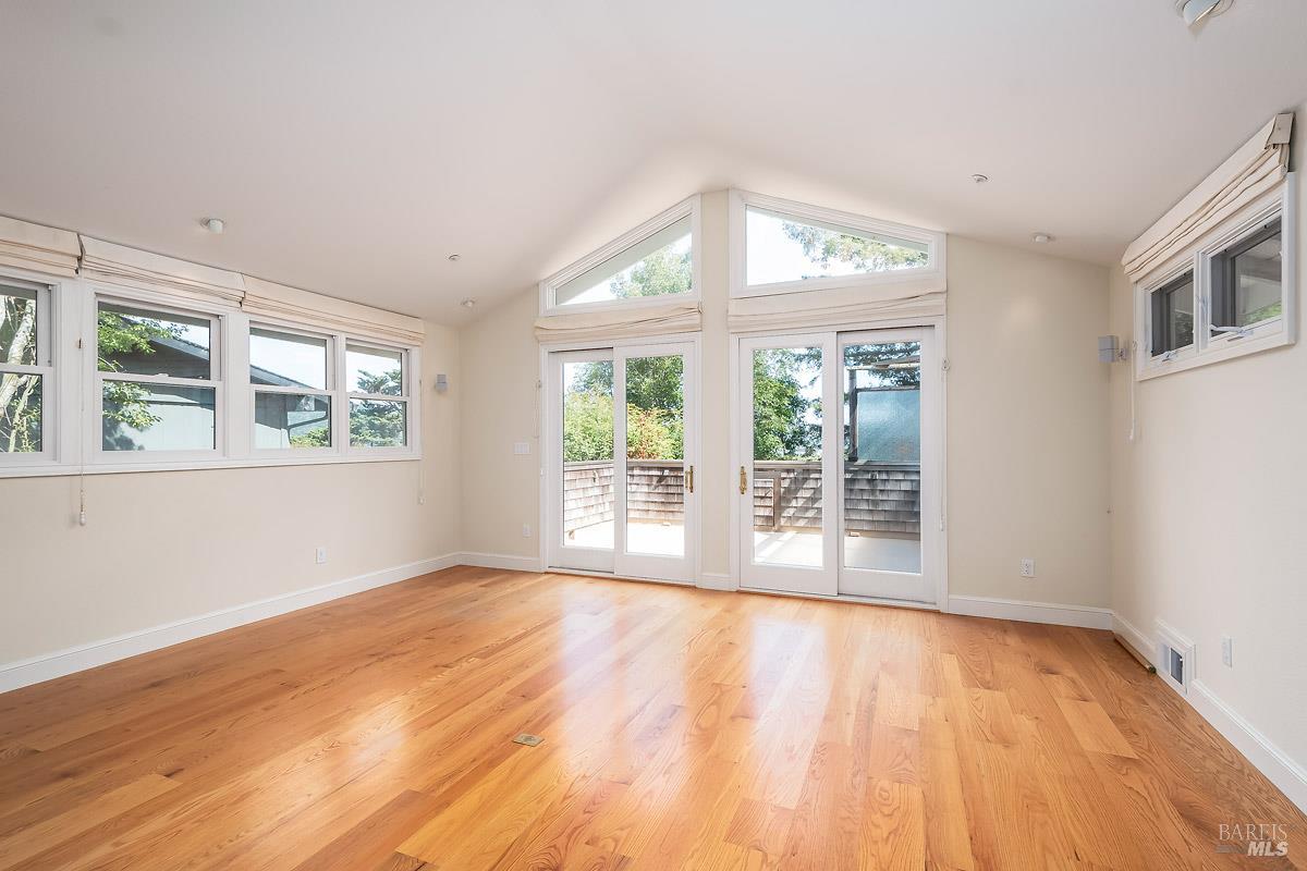 9 Sunnyside Ave