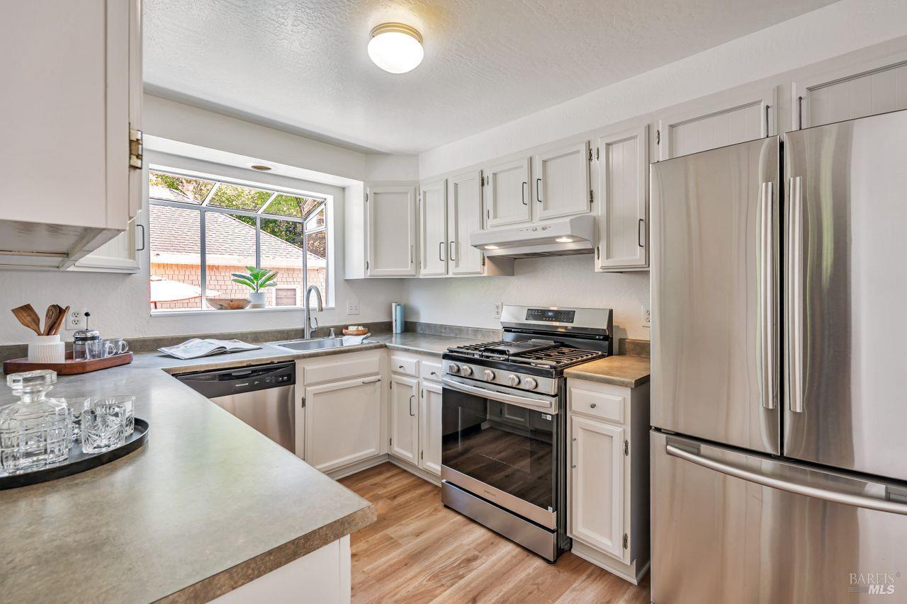 105 Bayview St