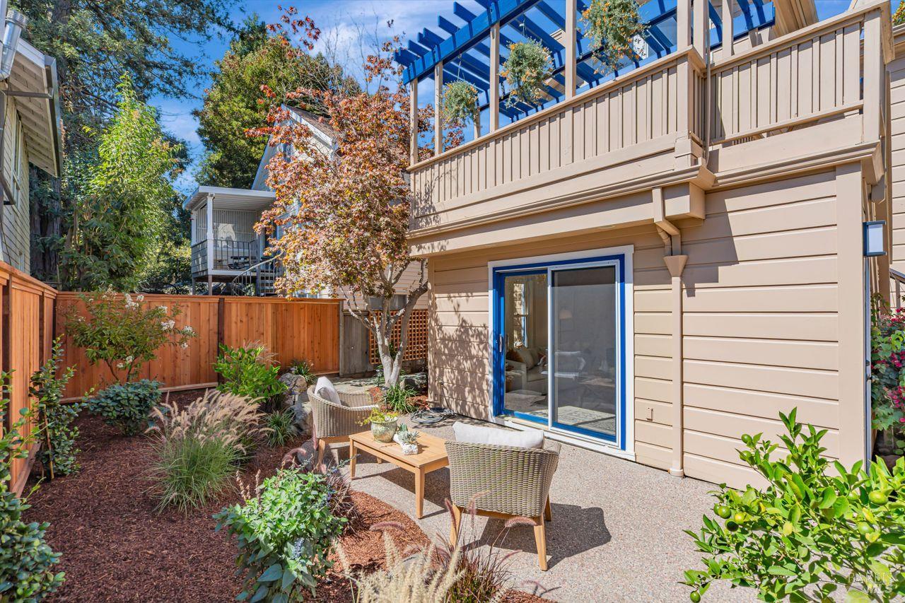 105 Bayview St