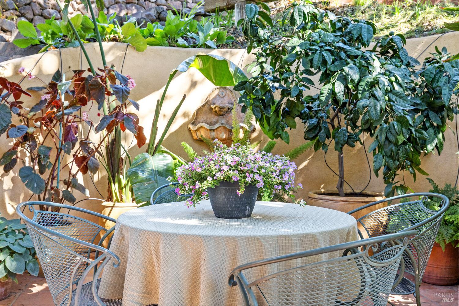260 Clorinda Ave