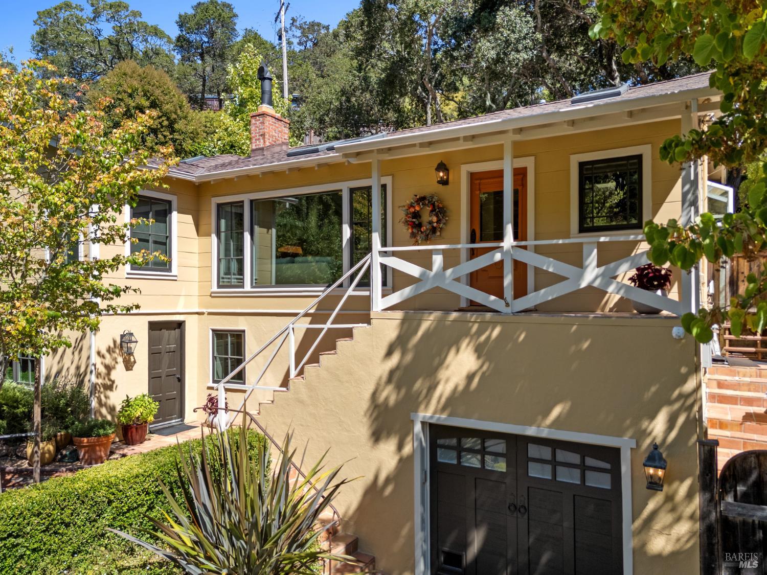260 Clorinda Ave