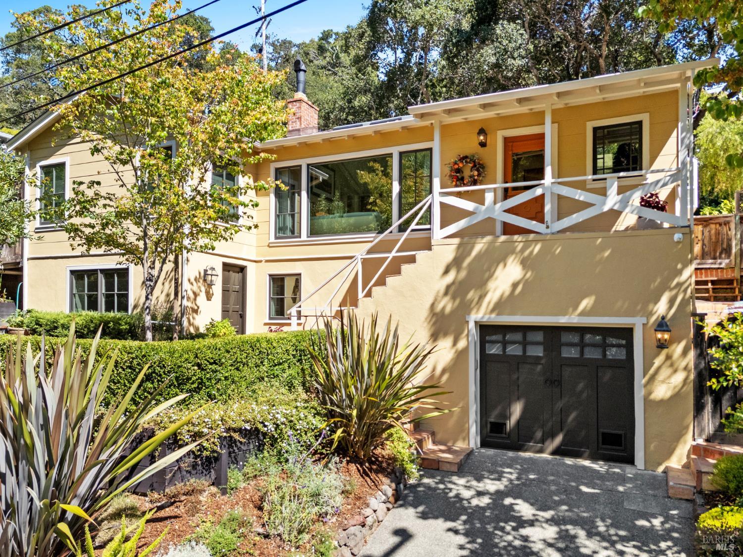 260 Clorinda Ave