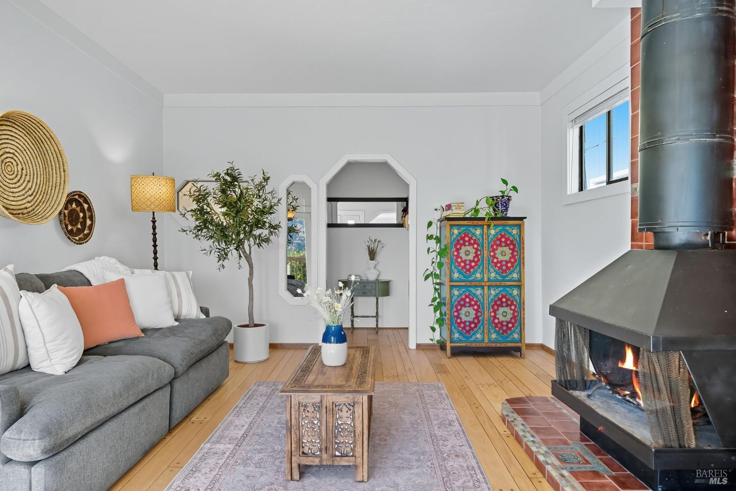 53 Foothill Rd