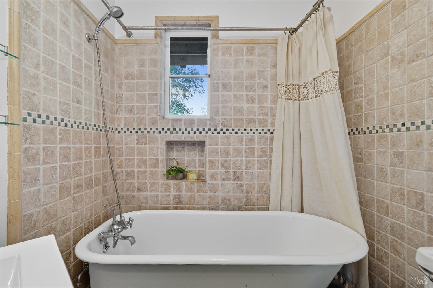 53 Foothill Rd
